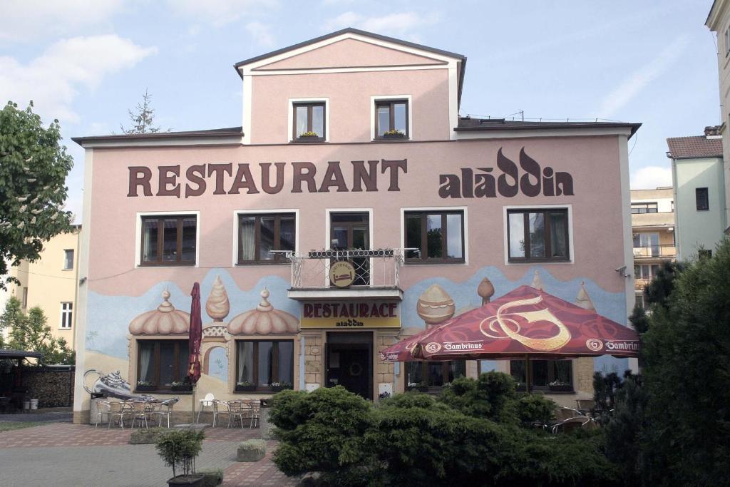Penzion Aladdin Теплице Экстерьер фото